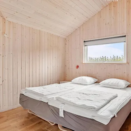 3 Bedroom Awesome In Casa de Férias Fåborg