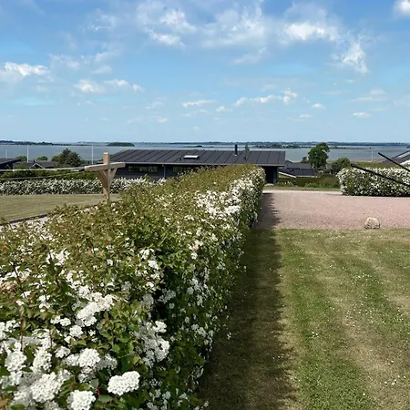 3 Bedroom Awesome In *