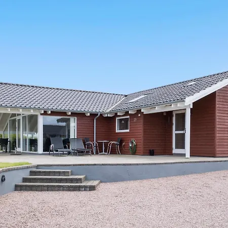 3 Bedroom Awesome In Hébergement de vacances *